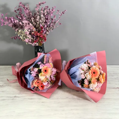 くすみカラー 季節のお任せ花束